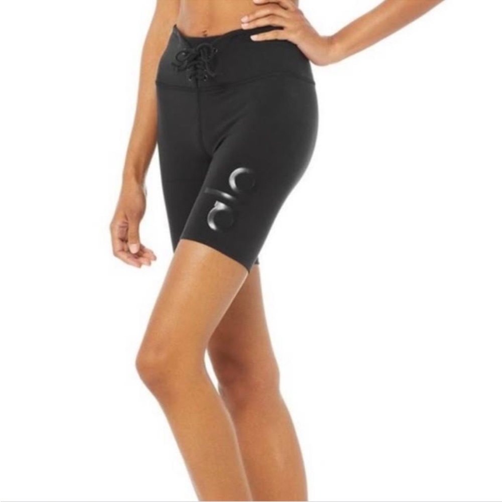 Alo 7” Yogi Lace Up Short